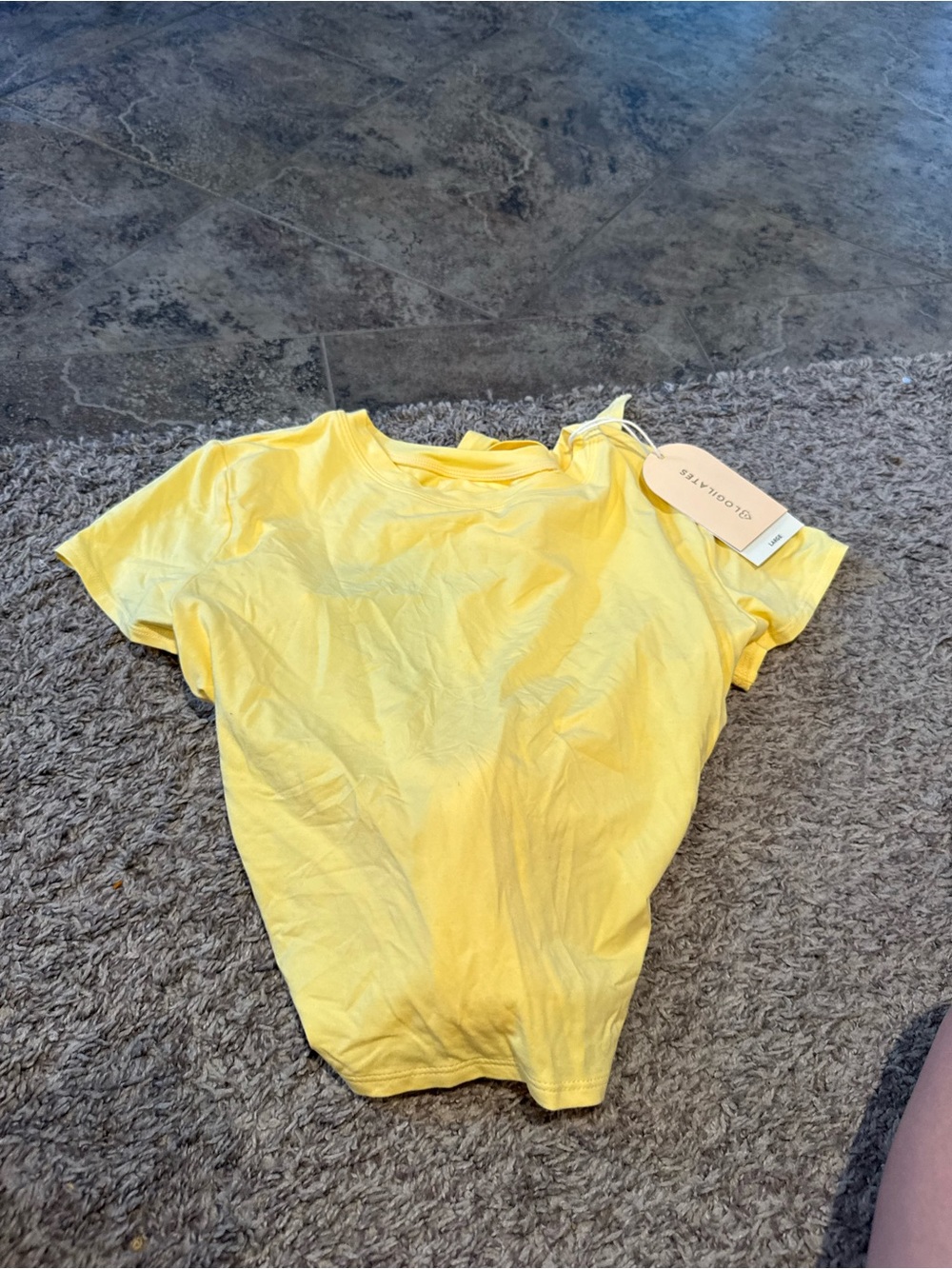 🐷Reversible Yellow Bow Back Logilates Tee